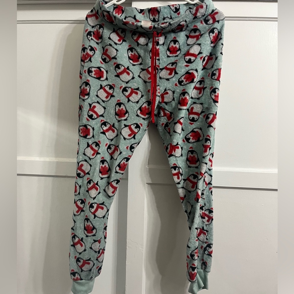 Cozy Kids Pajamas with Penguin Print - Gray and Red